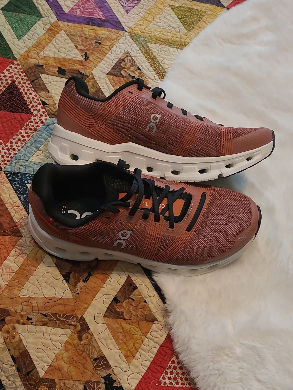 On Cloud Running Cloudgo Running Sneakers  Rust/Brick with White Sole Size 8